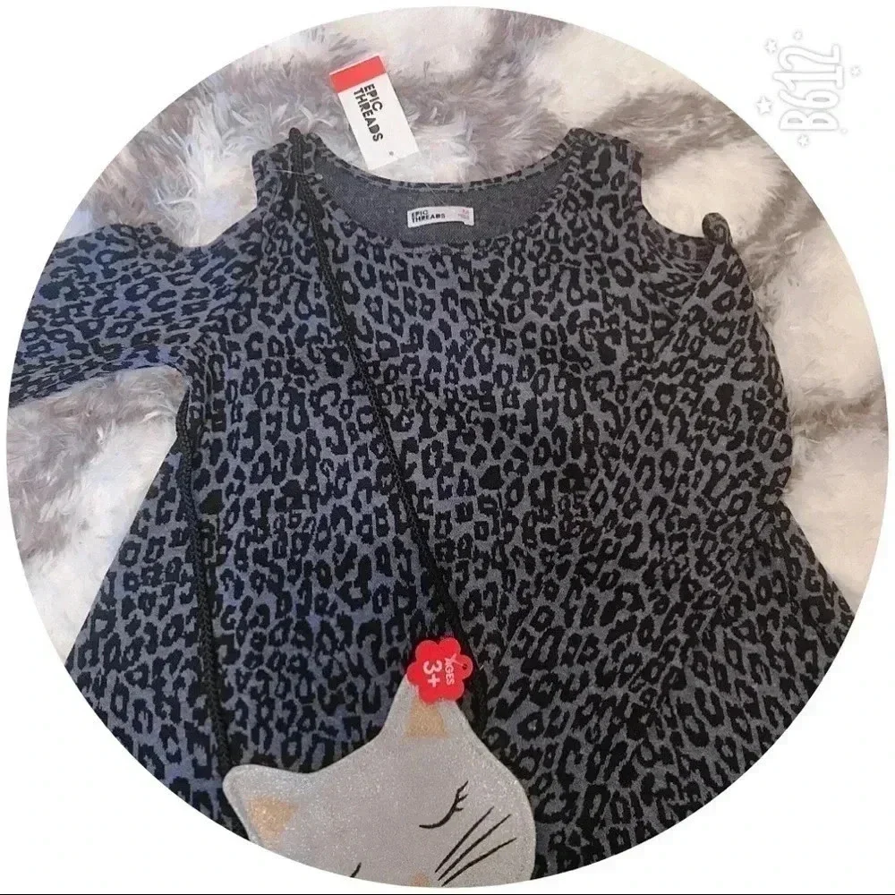 ⭐️ Adorable dress with kitty purse⭐️​